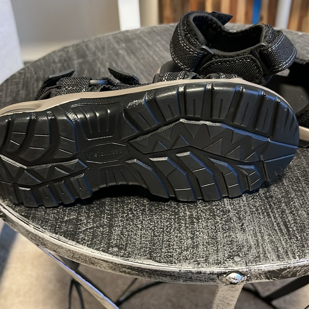 Sandals - Picture 3 of 3